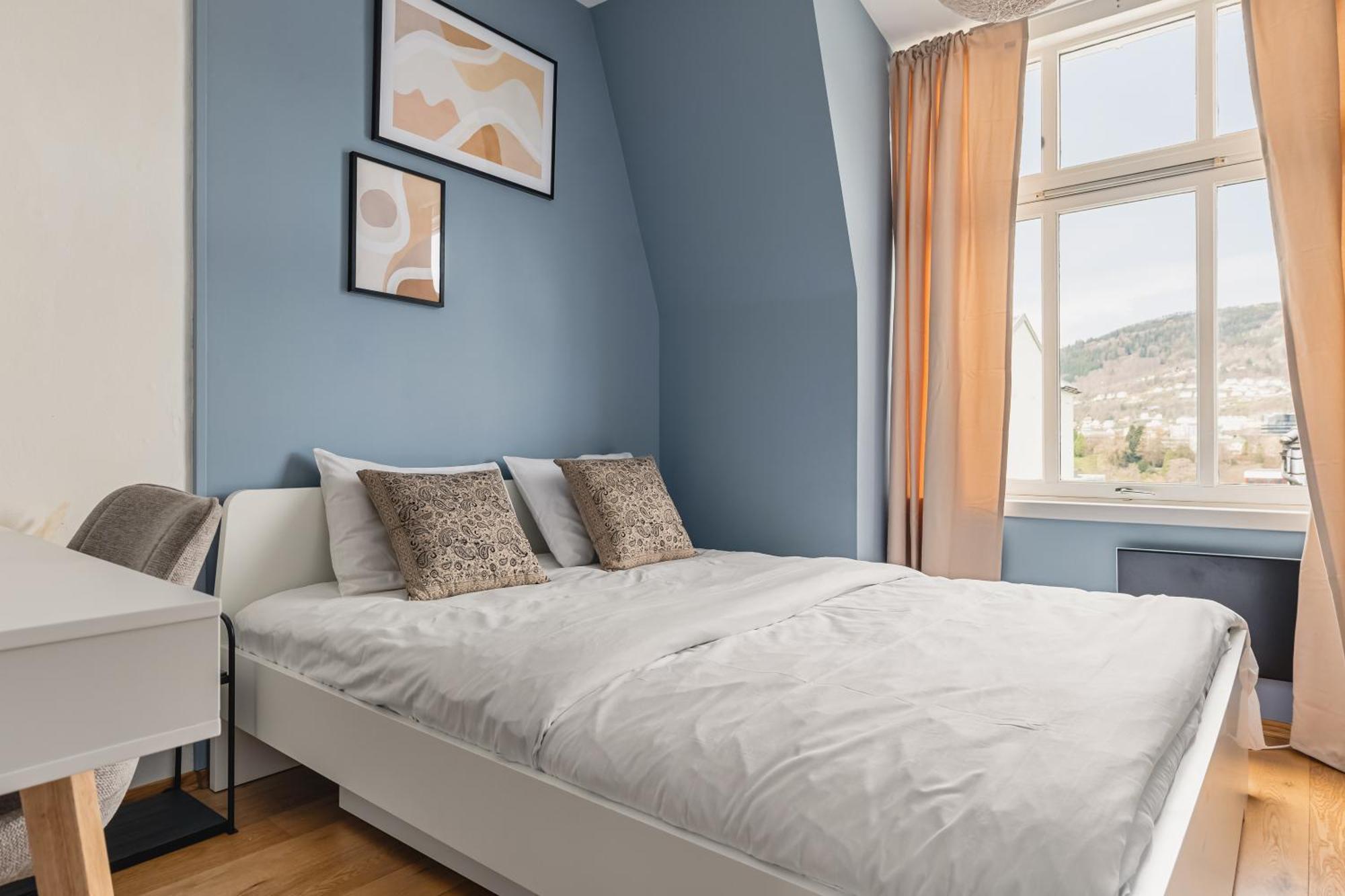2-story Floor I 3x Work Space I Shared Garden Apartment Bergen