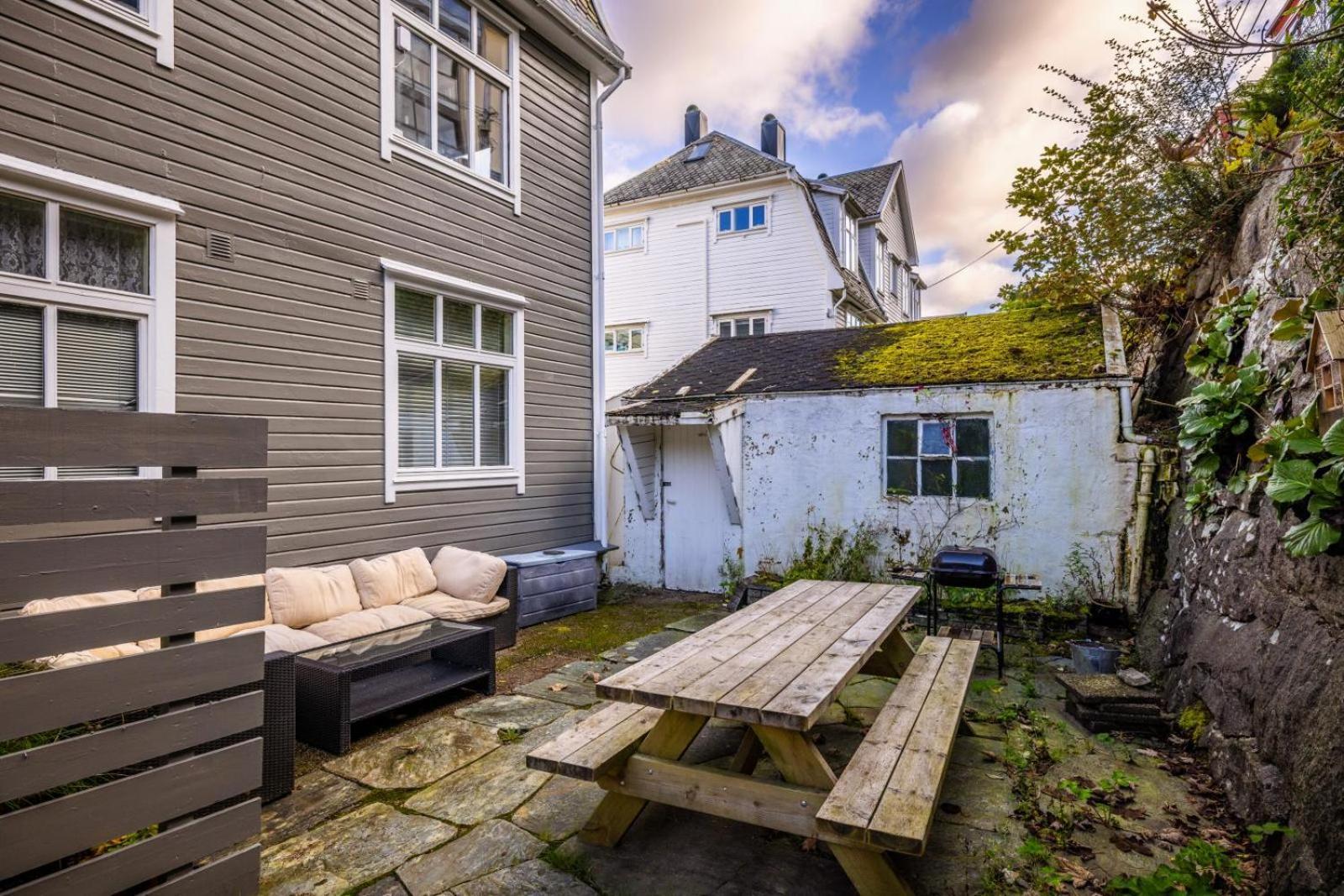 Apartment 2-story Floor I 3x Work Space I Shared Garden Bergen